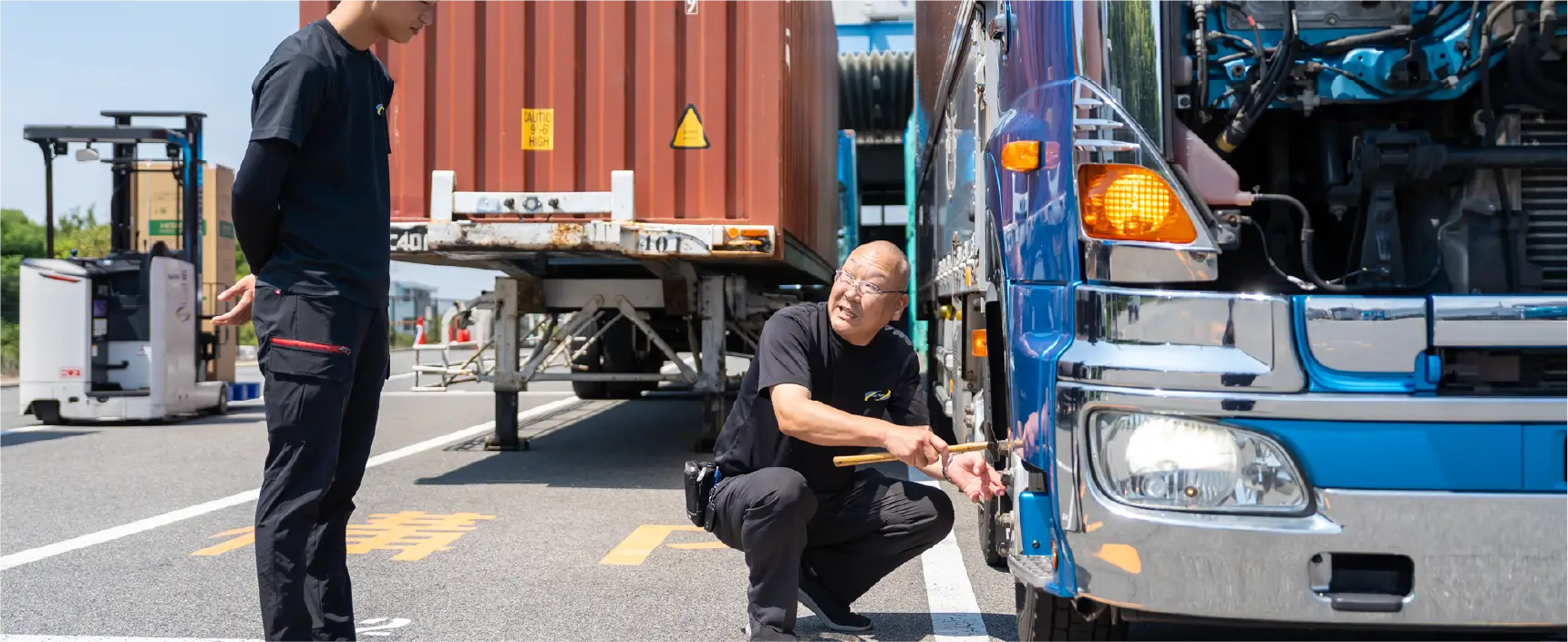 大型トラックドライバー/正社員/愛知県稲沢市
