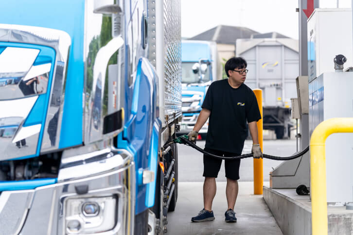 中距離配送ドライバー/大型トラック運転手/正社員/大阪府堺市